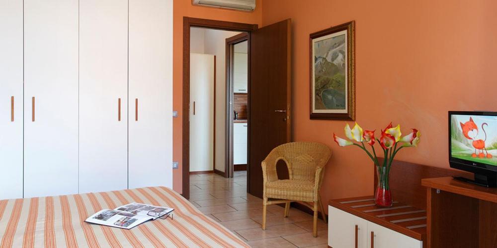 Residence Spiaggia D'Oro Desenzano del Garda Exterior photo
