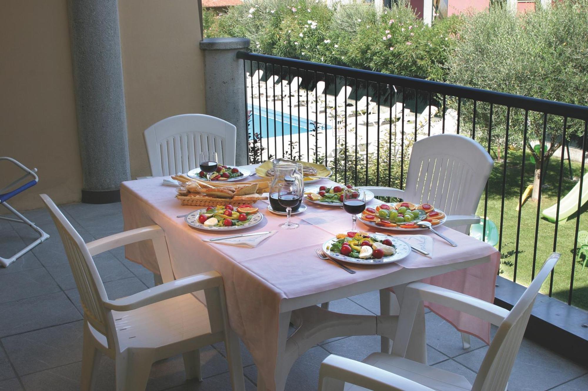 Residence Spiaggia D'Oro Desenzano del Garda Exterior photo