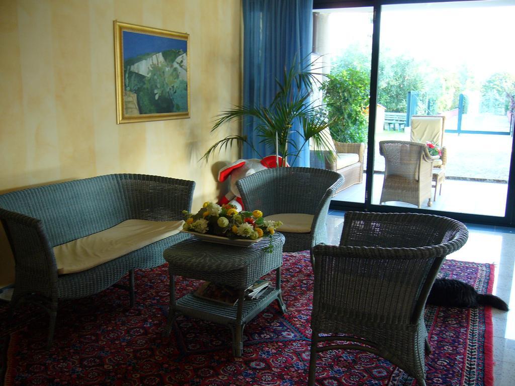 Residence Spiaggia D'Oro Desenzano del Garda Exterior photo