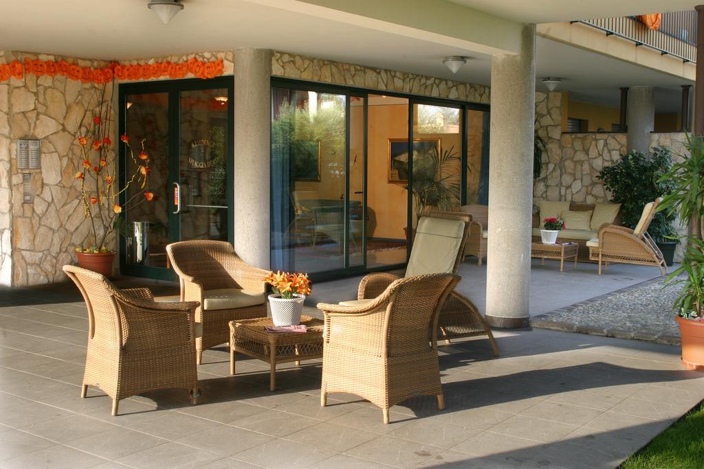Residence Spiaggia D'Oro Desenzano del Garda Exterior photo