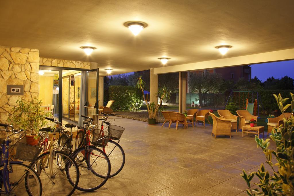 Residence Spiaggia D'Oro Desenzano del Garda Exterior photo
