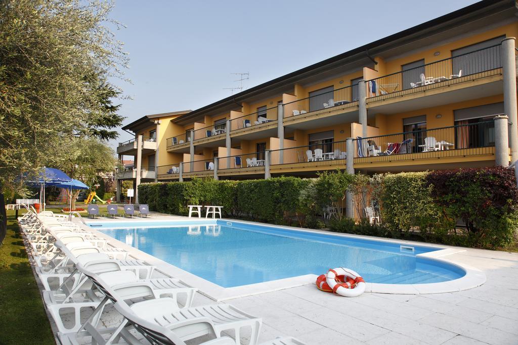 Residence Spiaggia D'Oro Desenzano del Garda Exterior photo