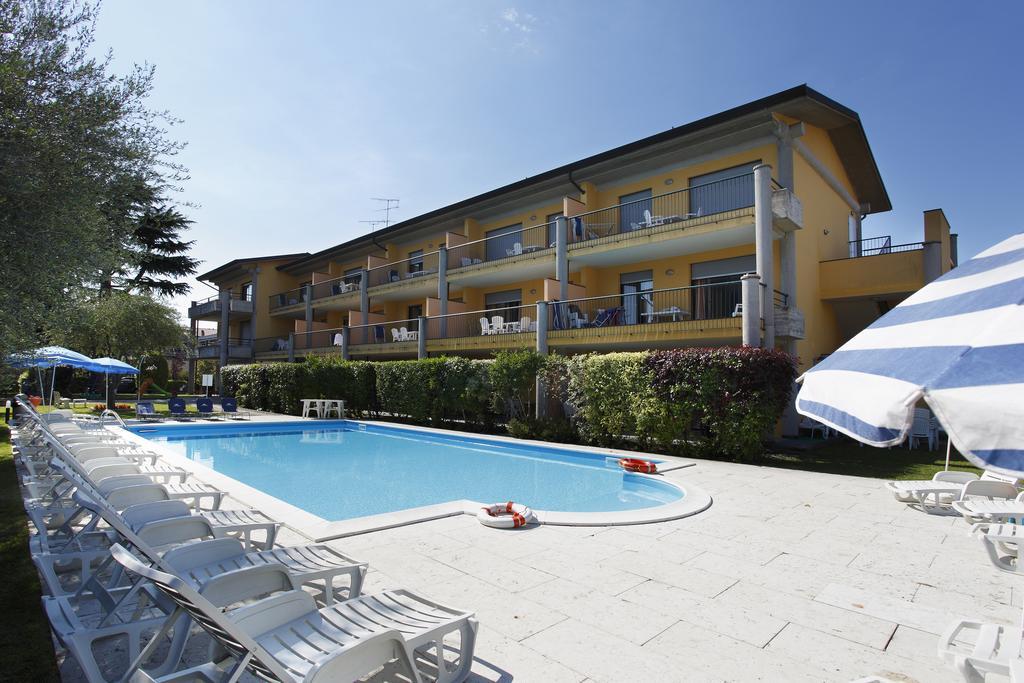 Residence Spiaggia D'Oro Desenzano del Garda Exterior photo