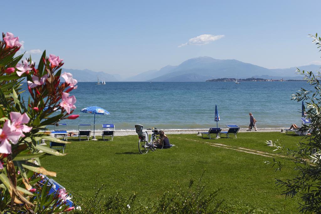 Residence Spiaggia D'Oro Desenzano del Garda Exterior photo